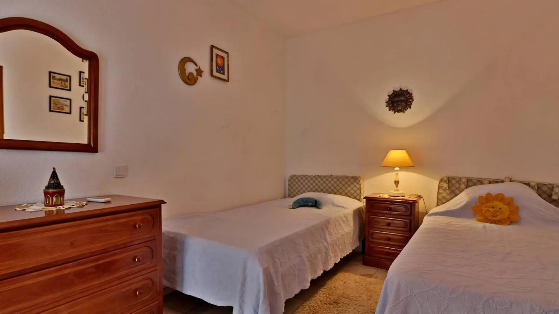 Villa Quadradinhos 3Q 4 Bedrooms Private Pool Short Walk To The Praca Vale Do Lobo